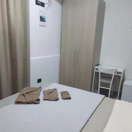 Regina Elena - Calabria Nocleg ze śniadaniem *